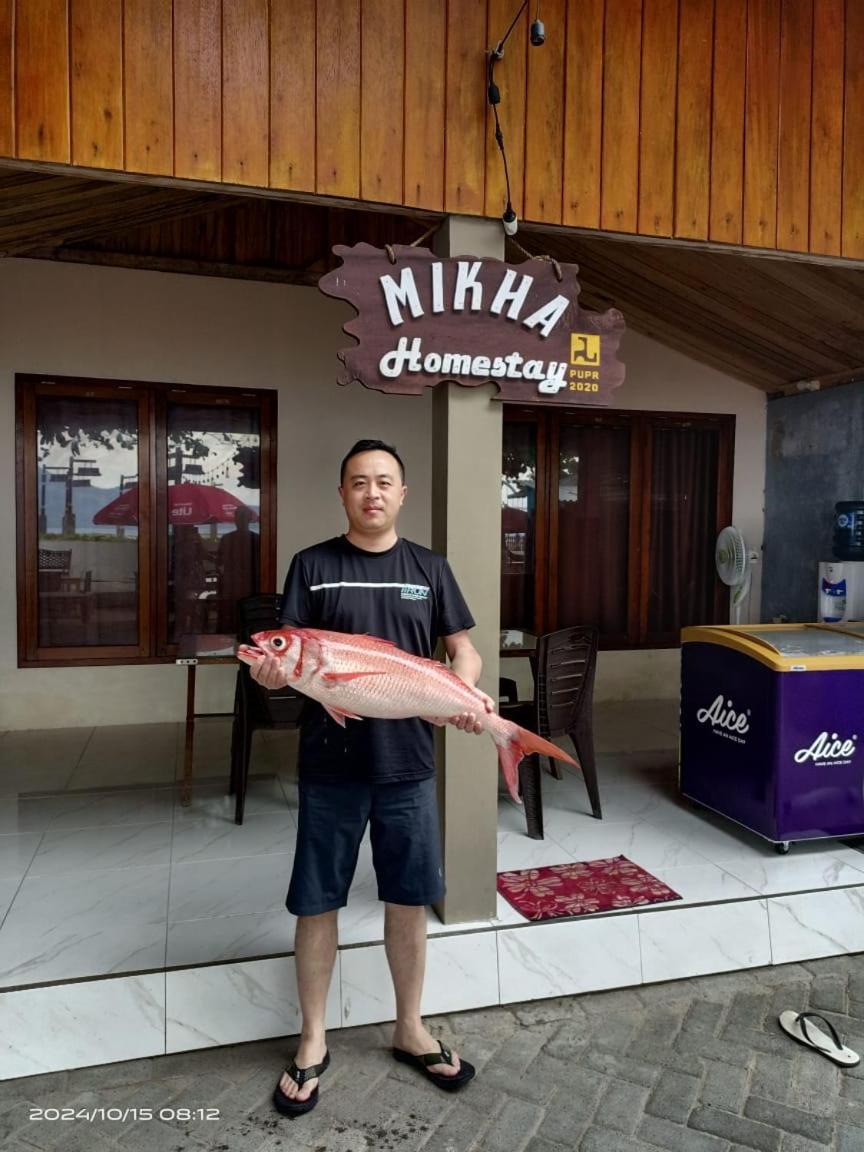 Mikha Bunaken *